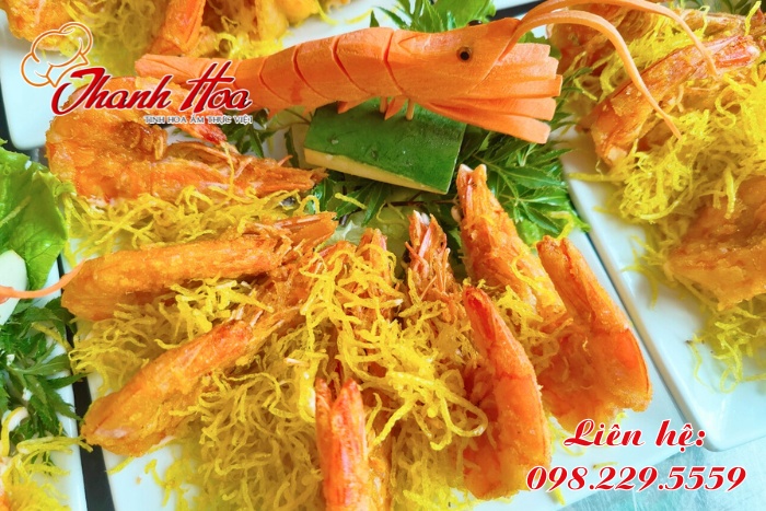 Các món ăn ngon, trình bày đẹp mắt, sử dụng nguyên liệu tươi sống 100%