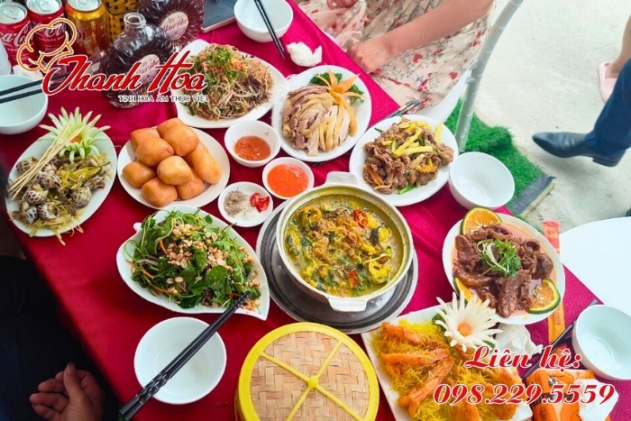 Mâm cỗ cưới ngon miệng, đầy đặn, đẹp mắt
